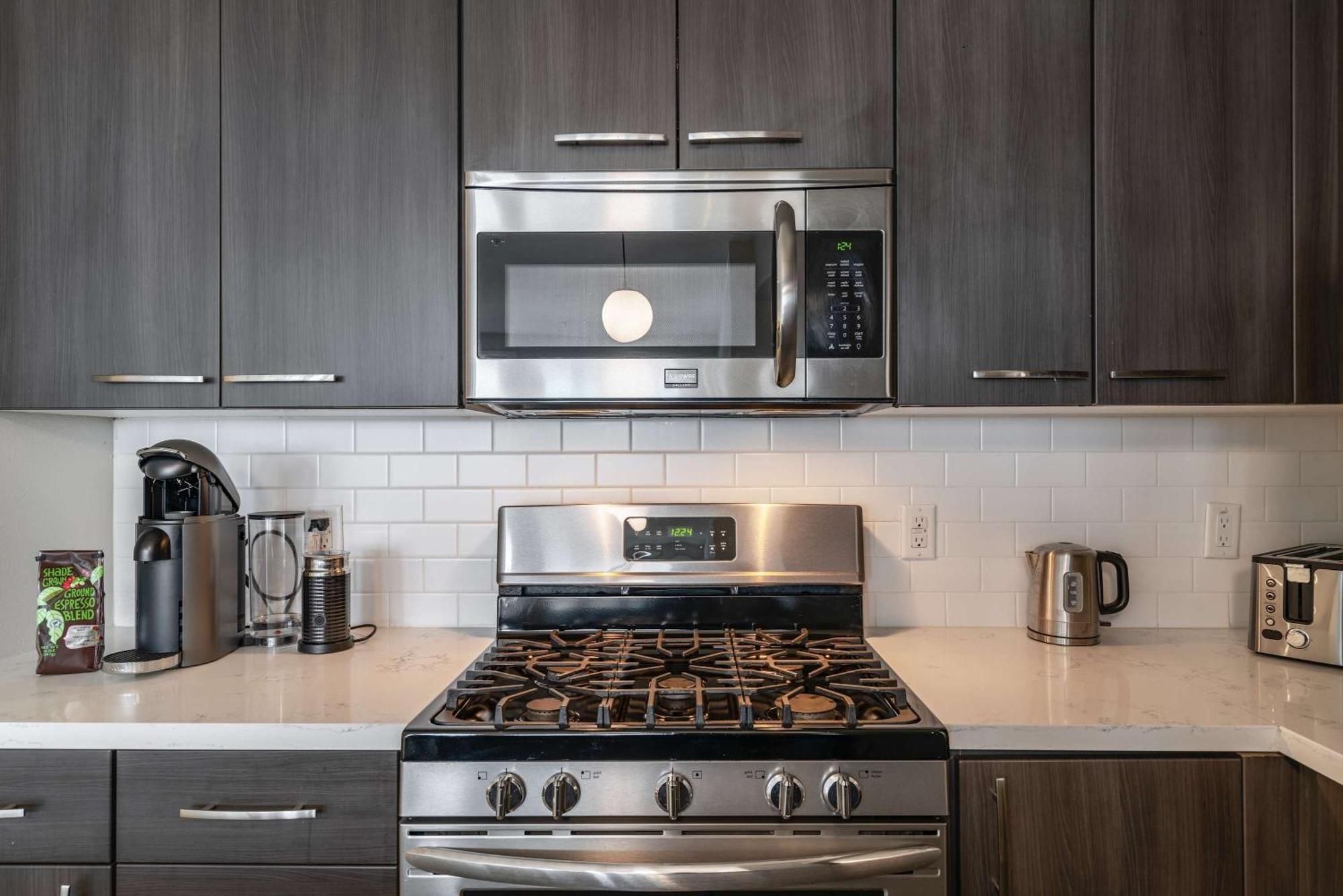 Appartamento New 2br Mid Century An *
