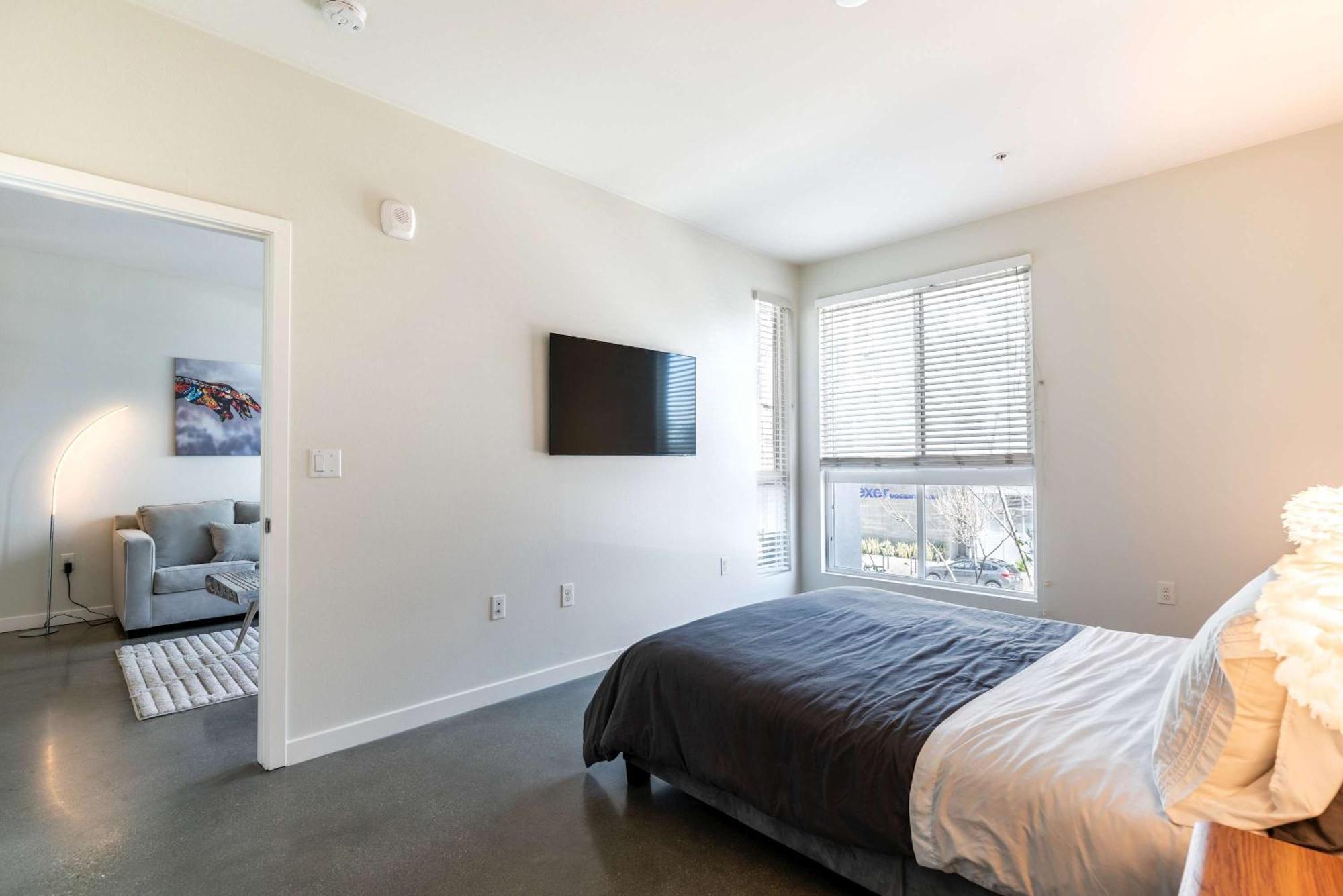 Appartamento New 2br Mid Century An *